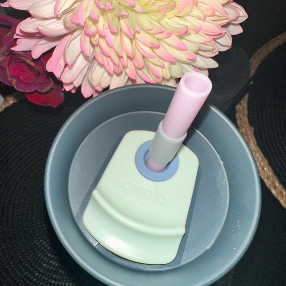 Pink Owala Tumbler with Straw - Picture 3 of 3